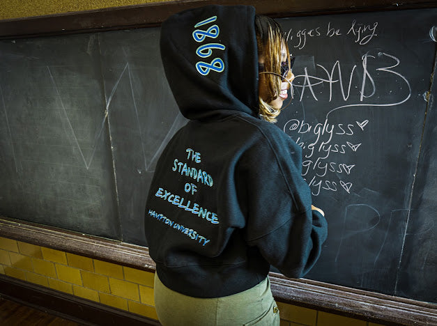 Hampton Women's Crop Hoodie